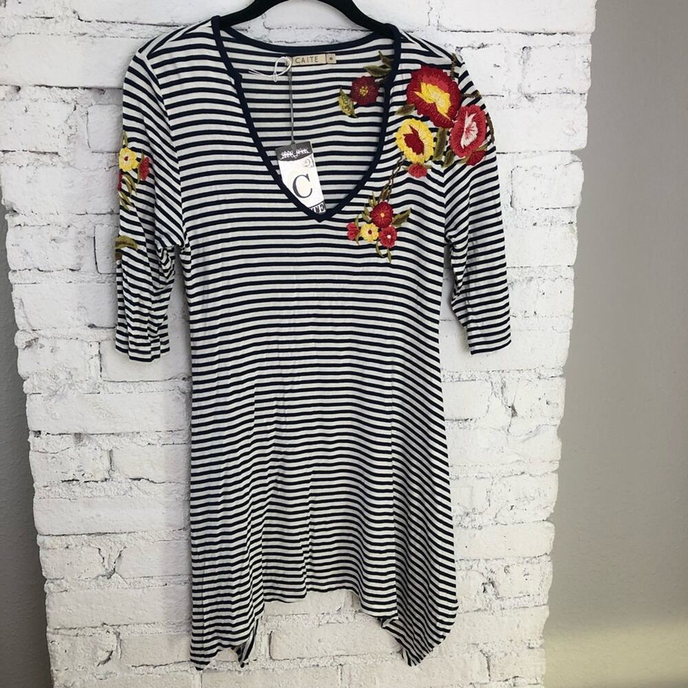 NWT Caite Floral Embroidered Top